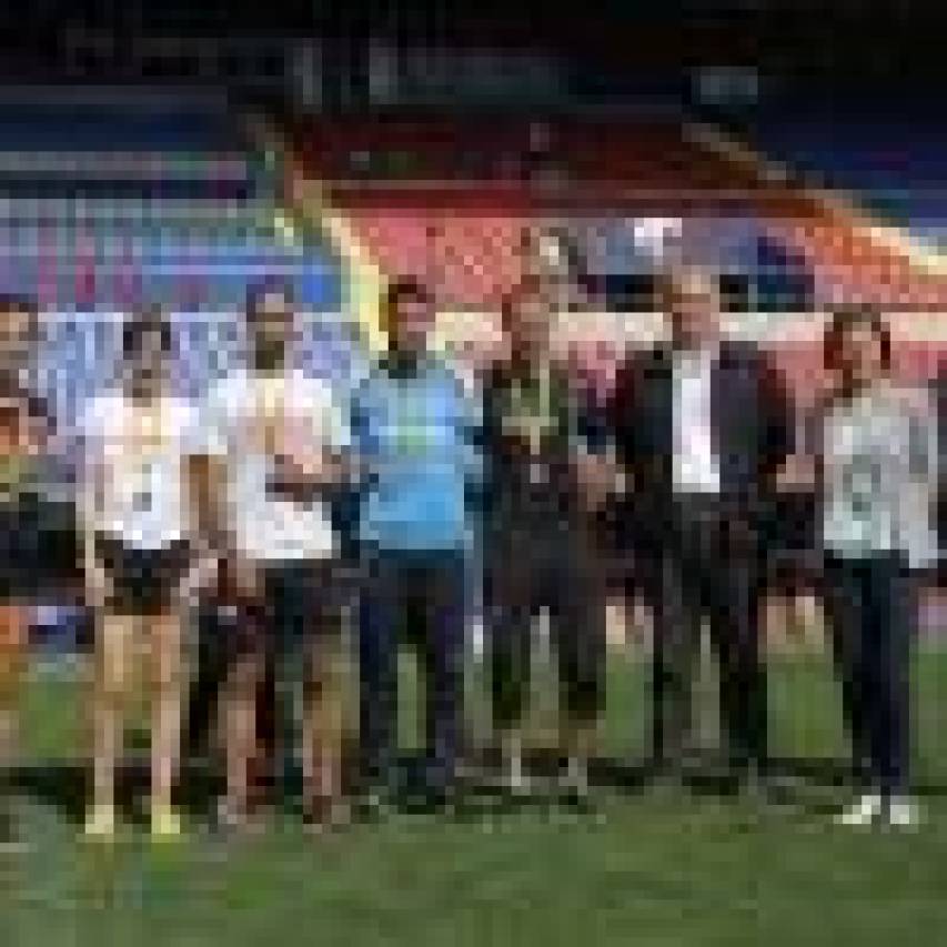 Búscate en la llegada al Estadio de la Volta a Peu del Levante UD