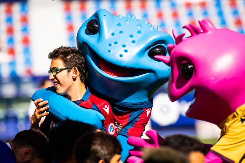 En Imágenes | Los mejores momentos del Torneo Todos Jugamos y la Feria Granota, una gran fiesta del levantinismo en el Ciutat