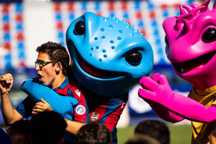 En Imágenes | Los mejores momentos del Torneo Todos Jugamos y la Feria Granota, una gran fiesta del levantinismo en el Ciutat