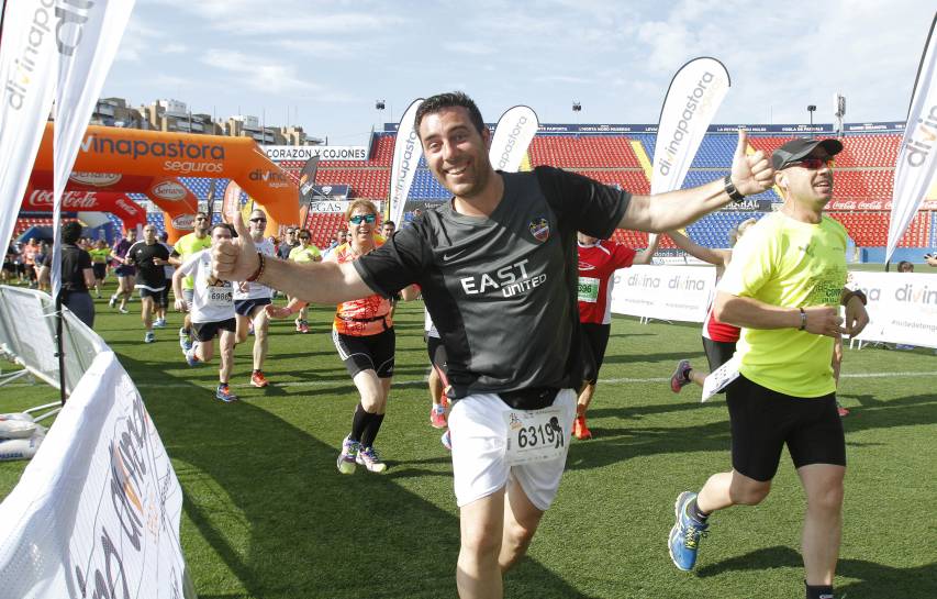 Búscate en la llegada al Estadio de la Volta a Peu del Levante UD