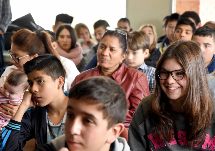 El Centro de Acogida a Refugiados (CAR) y el Colegio Santa Cruz de Mislata reciben  la visita de Ricardo Ten y Óscar Ponce
