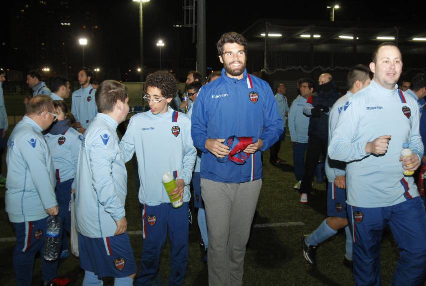 Pablo Andújar y Javier Martínez disfrutan de un entrenamiento muy especial con Levante UD EDI