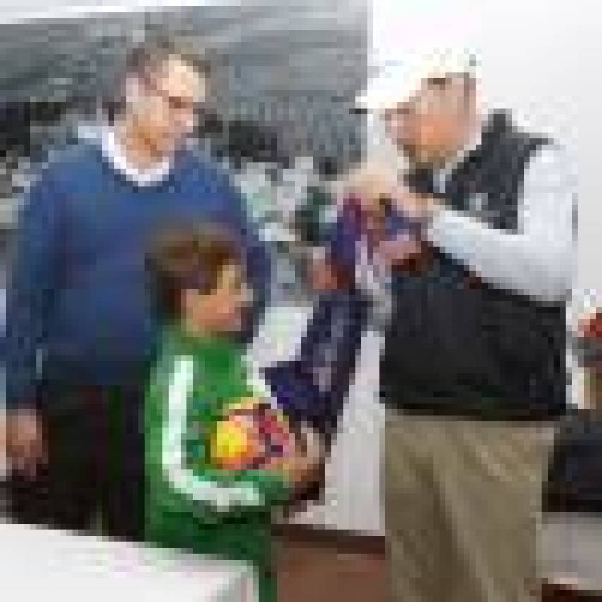 Todos los premiados del  IITorneo de Golf en el Club Escorpión los tienes aquí