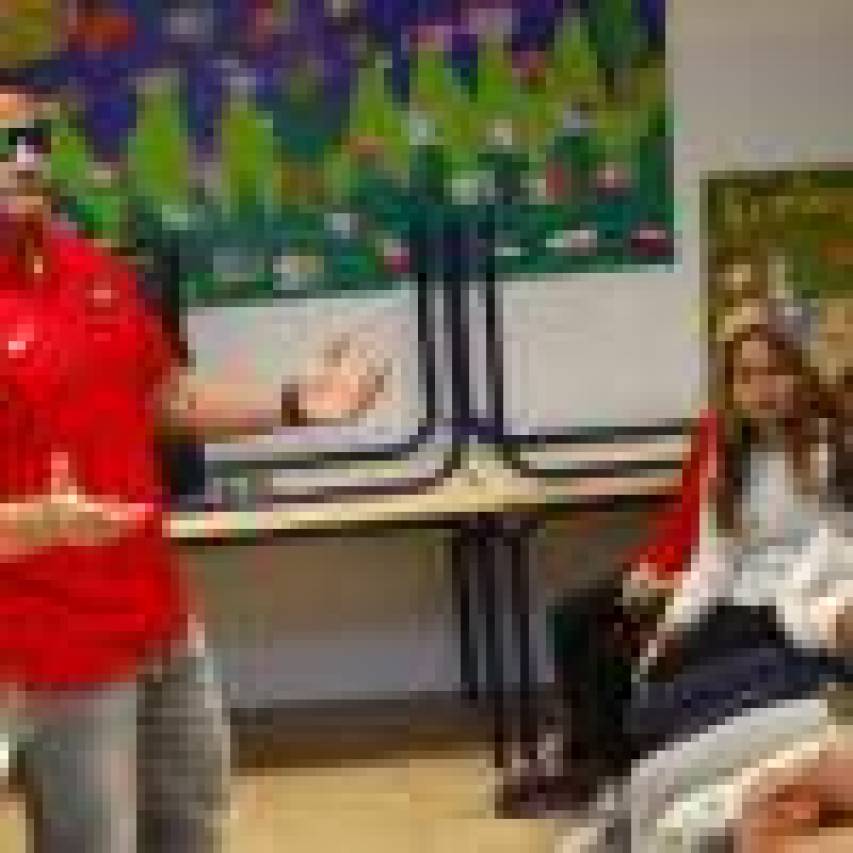 David Casinos y Mónica Merenciano visitan el CEIP San Juan de la Ribera