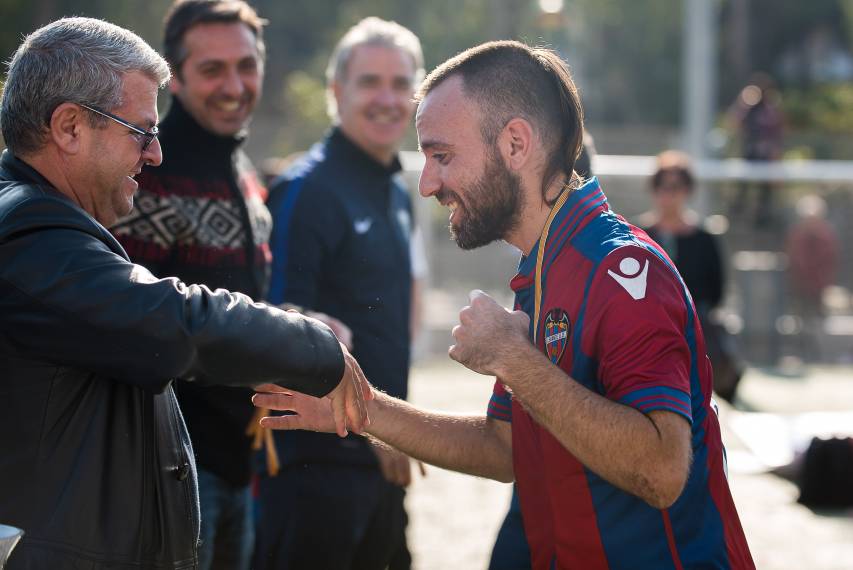 No te pierdas las mejores imágenes del estreno de la sección de fútbol paralímpico del Levante UD