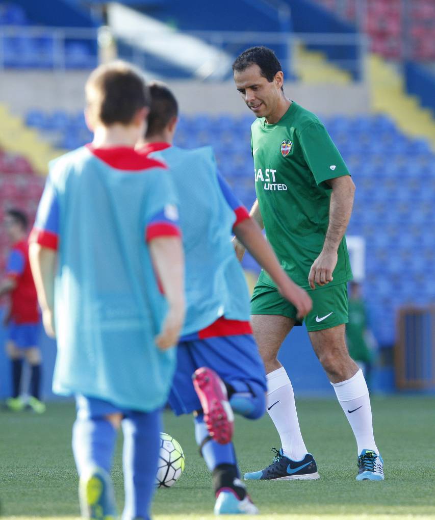 Las mejores imágenes de la III Jornada de convivencia entre el Levante UD EDI y empleados del BBVA