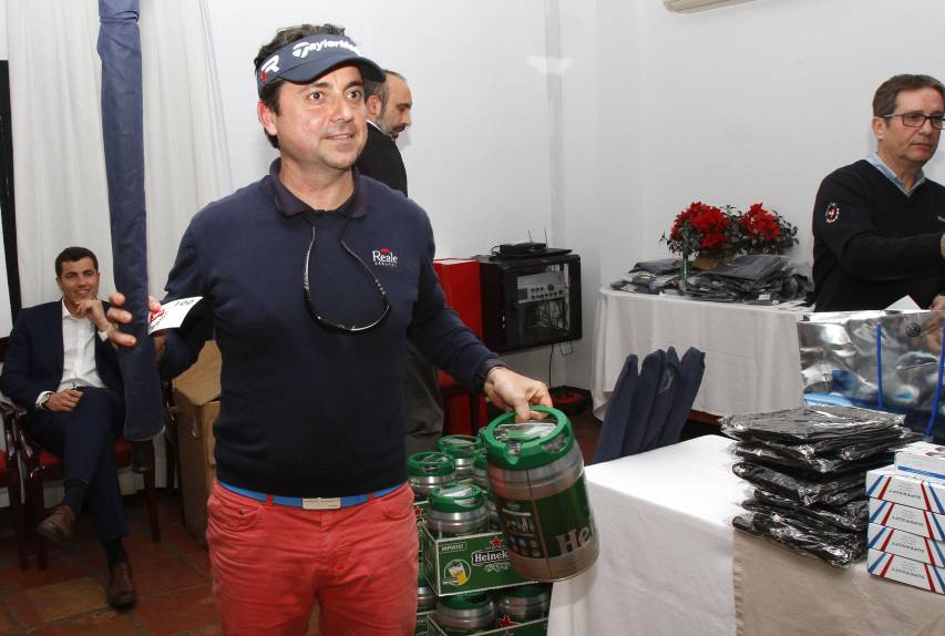 Todos los premiados del  IITorneo de Golf en el Club Escorpión los tienes aquí