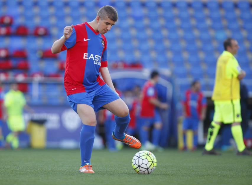 Las mejores imágenes de la III Jornada de convivencia entre el Levante UD EDI y empleados del BBVA