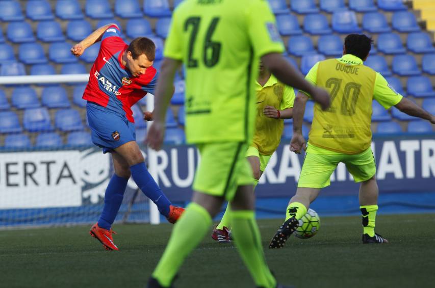 Las mejores imágenes de la III Jornada de convivencia entre el Levante UD EDI y empleados del BBVA