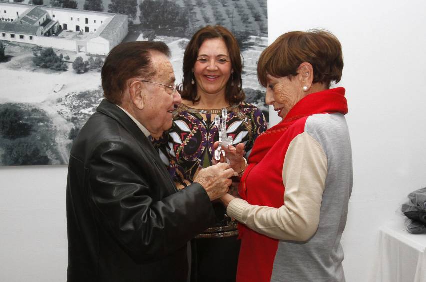 Todos los premiados del  IITorneo de Golf en el Club Escorpión los tienes aquí
